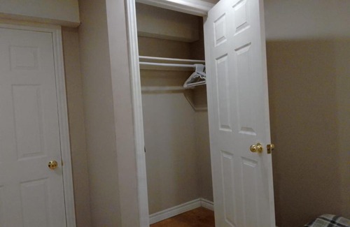 Rosemount House | Cheap Rooms in Kitchener Best For Students ,Long Term Guests