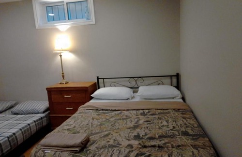 Rosemount House | Cheap Rooms in Kitchener Best For Students ,Long Term Guests