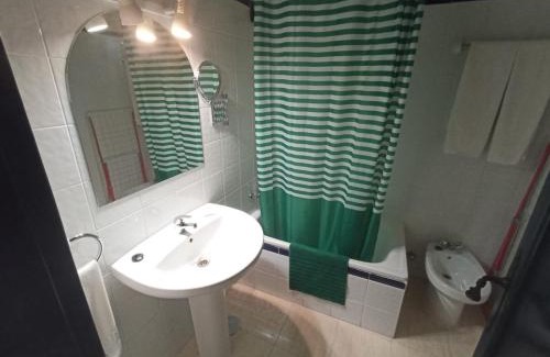 Hervas Apartment | Checkout 20h-Aldea Vetonia Alojamientos con Encanto- Mascotas Aceptadas-Chiquipark 2 plantas cubierto-Info y dudas 618-95-92-51 - A 1 min de Hervás- Carga eléctrica coches gratis