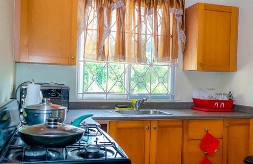 Falmouth House | Cheerful 1 bedroom house