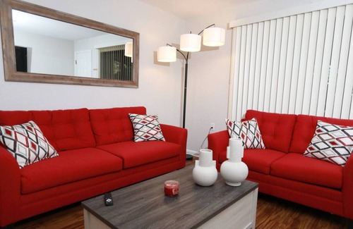 Tallahassee Apartment | Cheerful 2 Bedroom Townhouse
