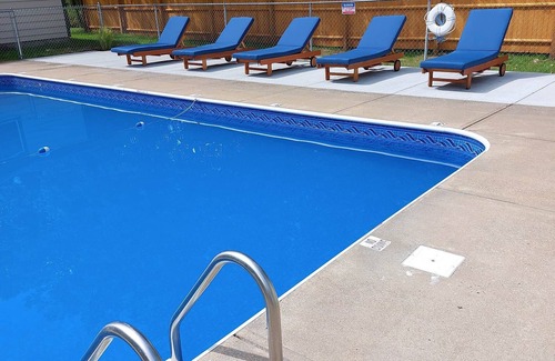 Old Forge Apartment | Cheerful 2nd Floor Unit w/balcony