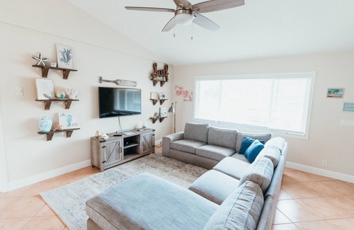Florida Gardens House | Cheerful 3-bedroom home