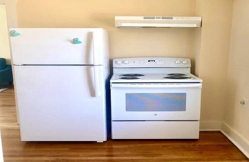 Worcester House | Cheerful 3-BR 2-full BR home close to Downtown