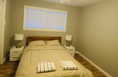 Houston House | Cheerful 4 bedroom home that sleep 14 in Houston