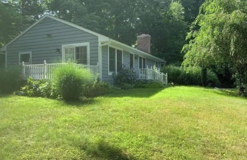 Stevenson House | Cheerful 4 bedroom home with all the updates