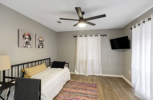 Highlands - Perkins House | Cheerful - 4 bedroom home in the center of the City