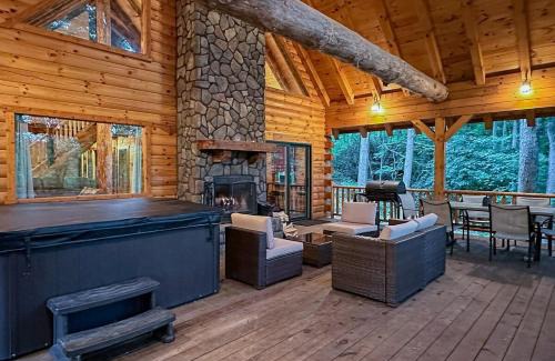 Logan Ski Chalet | Cheerful Cabin Nestled in Serene Wooded Ravine