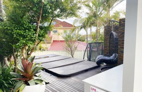 Shell Cove House | Cheerful/family friendly home with water views