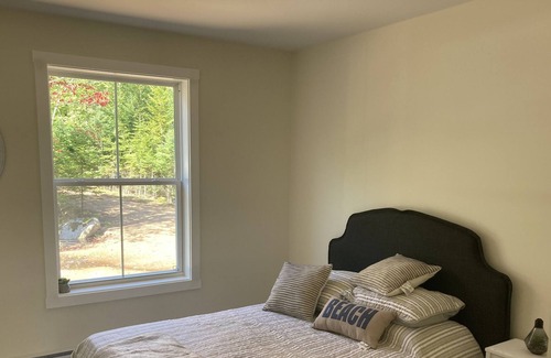 Aldersville Cottage | Cheerful/fun family friendly cottage