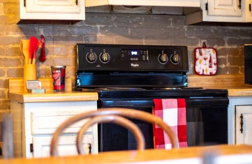 Ashland House | Cheerful home with deck, large backyard & firepit!