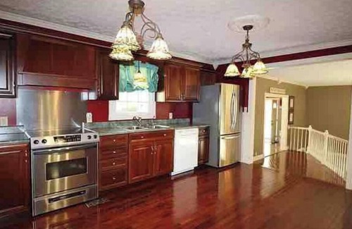 East Point House | Cheerful Three Bedroom Residential Home