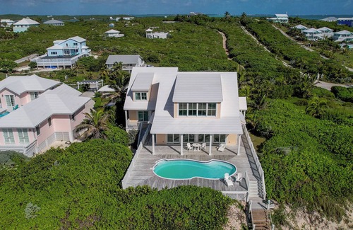 Hope Town Villa | Cheers - Your Perfect Beachfront Escape with Private Dock Slip Pool Ocean
