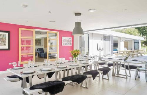 Cheltenham House | Cheltenham's Most Luxurious House - Beautiful Hot Tub & Indoor Pool