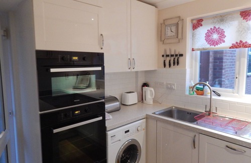 Cherry Hinton House | Cherry Palace 3 BD Parking Spaces groups