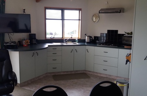 Taupo Apartment | Cherry Vista - self contained 2 bedroom apartment