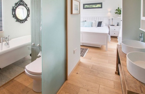 Upper Dicker House | Cherrystone Barn is a bespoke oak framed barn in Sussex sleeping 2 guests