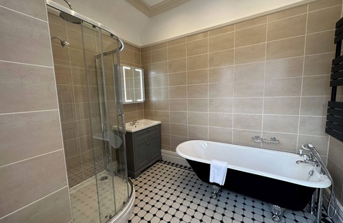 Hoole House | Chester Court Hotel