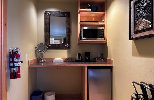 Winthrop Hotel | Chewuch Inn and Cabins