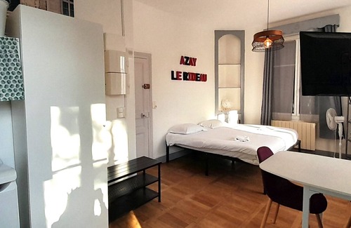 Touraine Vallee de l'Indre Apartment | Chez Benjamin -> Studio facing Château d'Azay