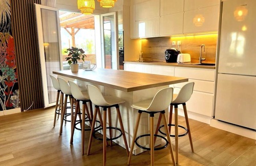 Hyeres City Centre Apartment | Chez Clément - Spacious, bright apartment near downtown