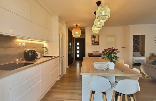 Hyeres City Centre Apartment | Chez Clément - Spacious, bright apartment near downtown