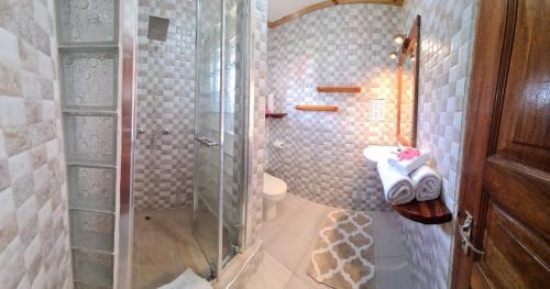 Praslin Island Bed & Breakfast | Chez Lester
