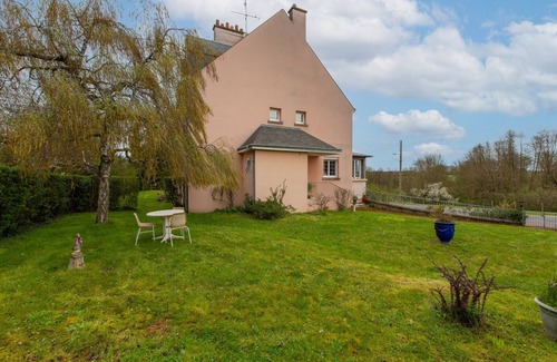 La Ville-aux-Clercs Apartment | Chez Maryse & Guy - Bel Appt pour 4 avec jardin