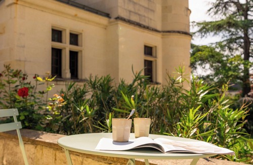 Gennes-Val-de-Loire House | Chez René - Room with view of the manor house