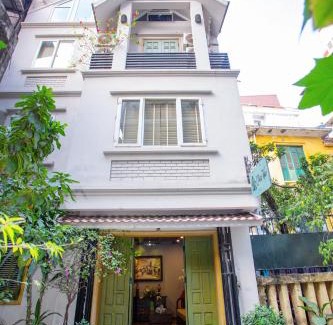 Hai Ba Trung Bed & Breakfast | Chez Van