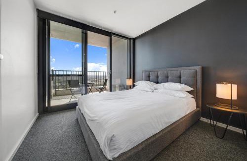 Belconnen Apartment | Chic 1-Bed with Stunning Lake View & Indoor Pool
