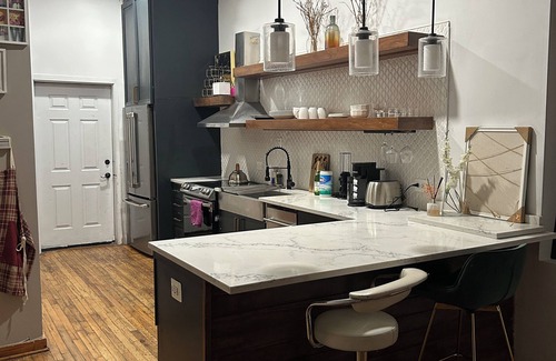 The Gap Apartment | Chic 1-bedroom apartment,15mims from downtown