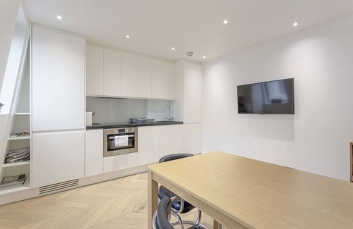 Courtfield Apartment | Chic 1BD Flat in the Heart of South Kensington