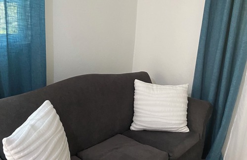 Priory Apartment | Chic 1bedroom with AC and WiFi in charming priory area1- 2 min walk to the beach