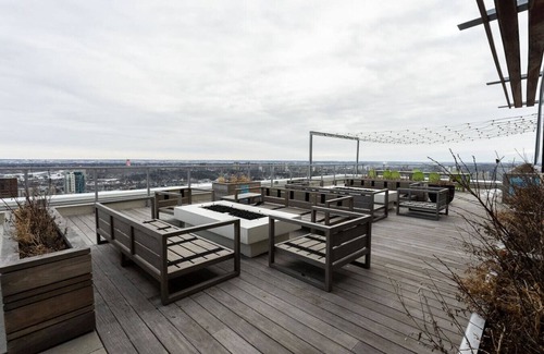 Downtown Edmonton Apartment | Chic 1BR Apt with Rooftop Patio near Jasper Avenue