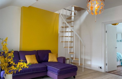 Llandudno Apartment | Chic 2-Bed Llandudno Apartment Near Beach & Attractions - sleeps 4 guests in 2 bedrooms
