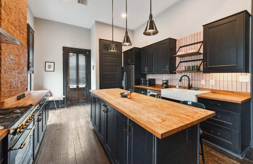Bywater Apartment | Chic 2-bedroom apartment in eclectic Bywater with AC, WiFi