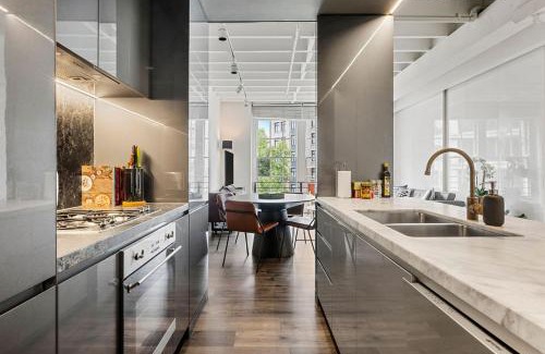 Surry Hills Apartment | Chic 2-Bedroom in Surry Hills