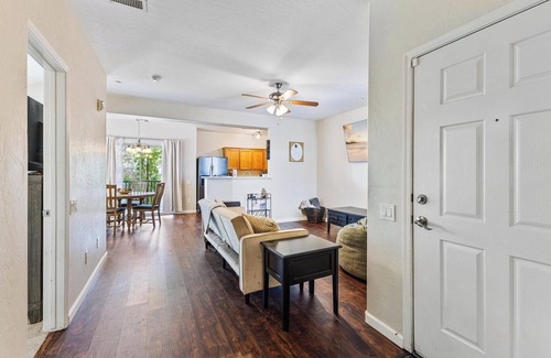 North Las Vegas Condo | Chic 2-bedroom condo w/nice office, pool and WiFi in fantastic North Las Vegas