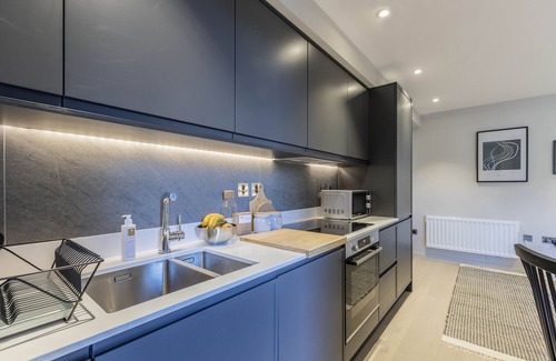 Backbarrow Apartment | Chic 2BR Apartment in Backbarrow for Small Groups