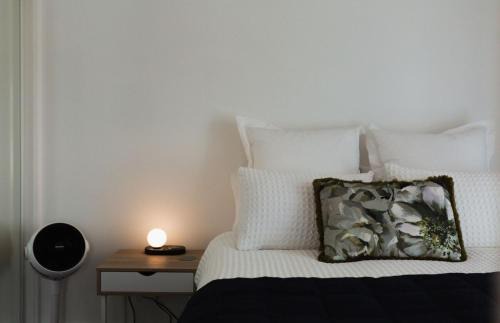 Te Aro Apartment | Chic 2BR Apartment - Secure Gated Complex in CBD