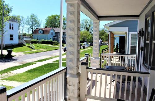 Franklin Park House | Chic 2BR near DT, 8 min walk to Park&Conservatory