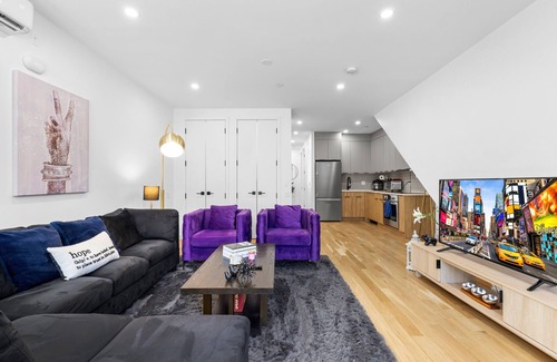 Bushwick Apartment | Chic 3-Bedroom Retreat in Trendy Bushwick, Brooklyn–Stylish Stay with Game Room!