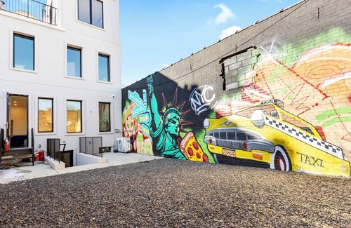 Bushwick Apartment | Chic 3-Bedroom Retreat in Trendy Bushwick, Brooklyn–Stylish Stay with Game Room!