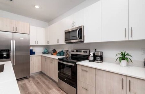 Survey Creek House | Chic 3BR Resort-Style Retreat