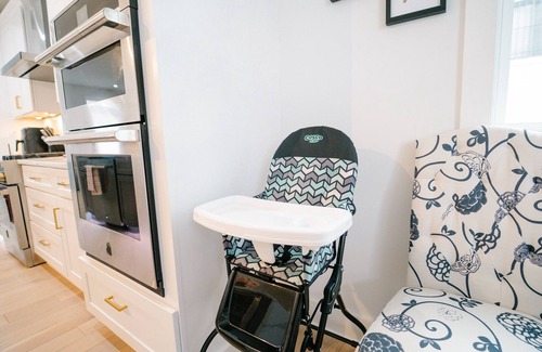 Park View House | Chic 4BR/3.5BA DC Retreat |Rooftop & Free Parking!