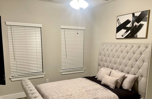 Spring Branch East House | Chic abode, pristine location