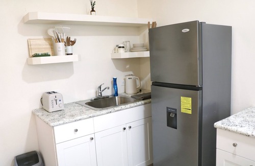 South Hill Apartment | Chic and Cozy Studio in lovely South Hill Village