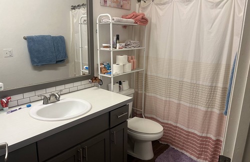 Chandler Apartment | Chic and Stylish 1 bed & bathroom Apartment - WiFi, AC, Laundry, kitchen, piano