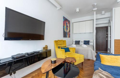 Srodmiescie Apartment | Chic Apartments - Cozy Studio - Central Location - Żurawia